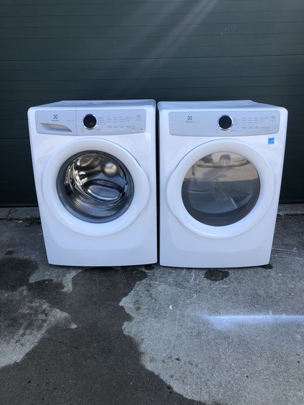 New scratch and dent Electrolux washer and dryer for Sale in Colonial