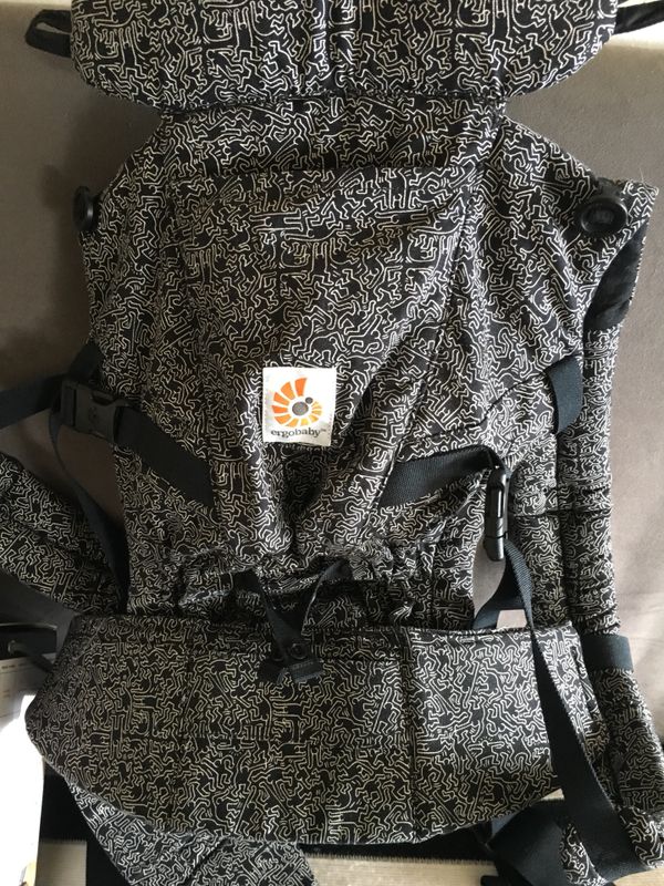 ergobaby adapt keith haring