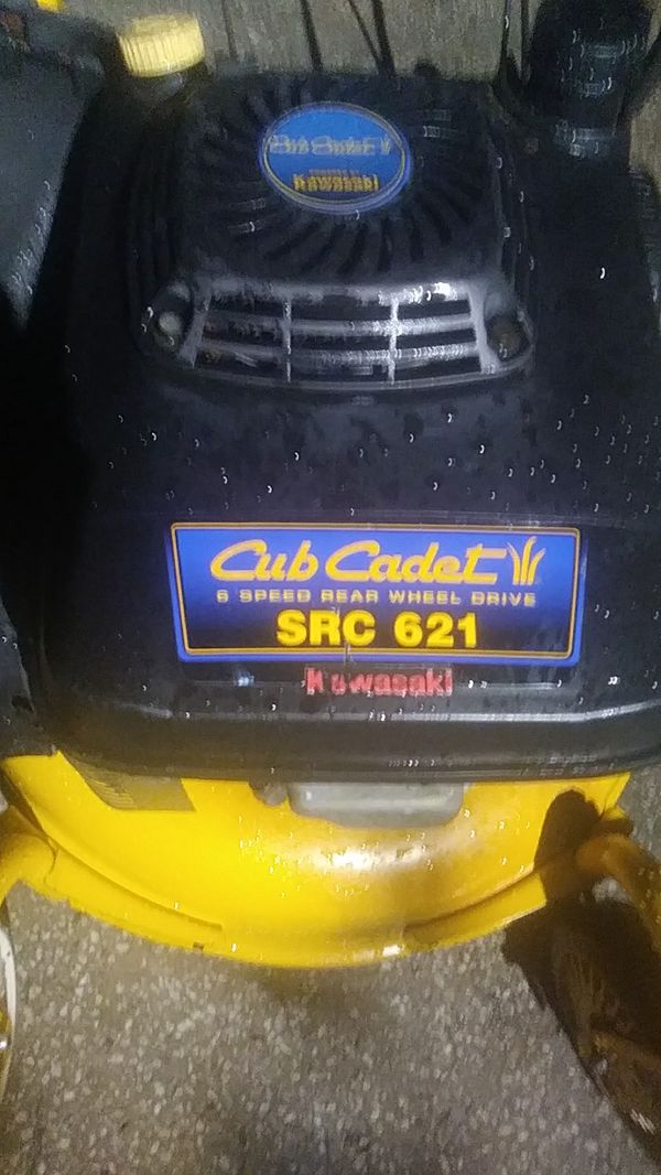 Cub Cadet SRC 621 powered by Kawasaki 6speed rear wheel drive zero