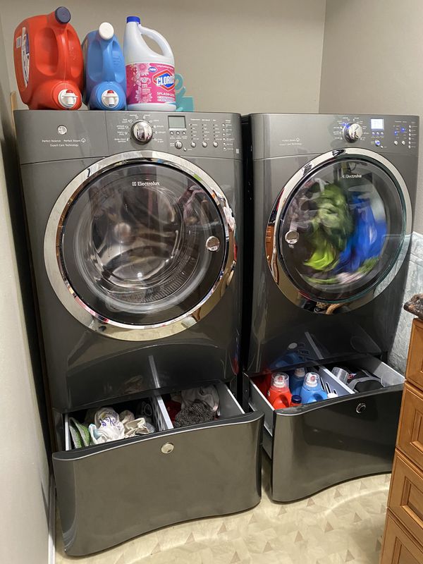 electrolux-washer-and-dryer-with-pedestals-for-sale-in-mukilteo-wa