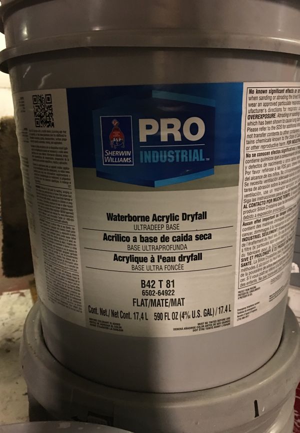 Sherwin Williams and Benjamin Moore paint and primer. 5 gallon buckets ...