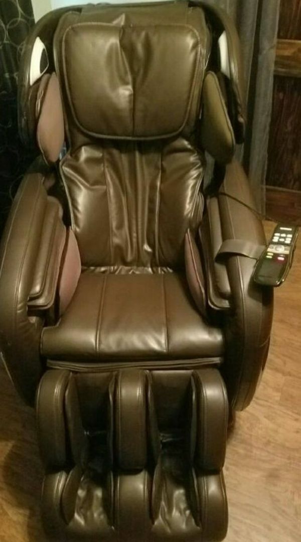 Cozzia Ec 670 Massage Chair 1850 Paid 6000 For It New For Sale In North Richland Hills Tx Offerup