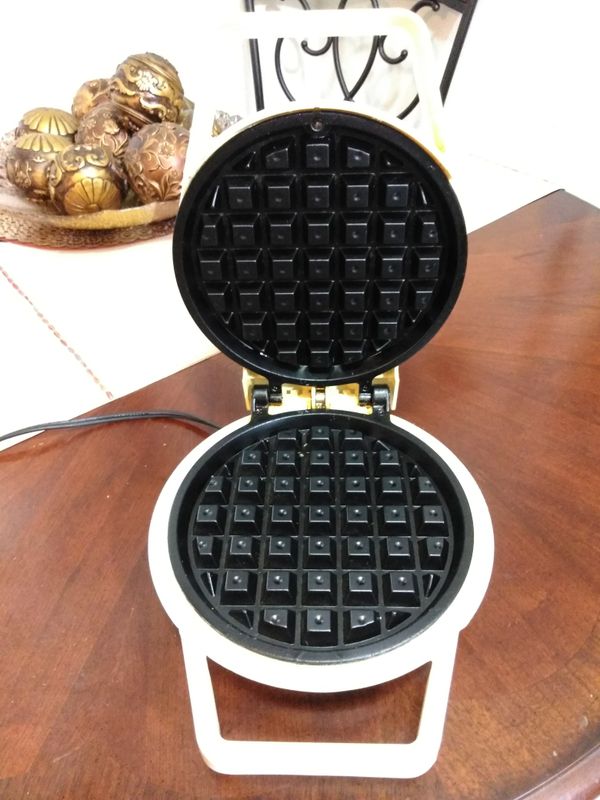 Vintage Retro Toastmaster Belgian Waffler Waffle Iron Round Maker