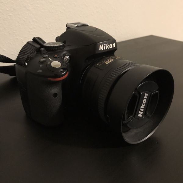 canon d1500 camera