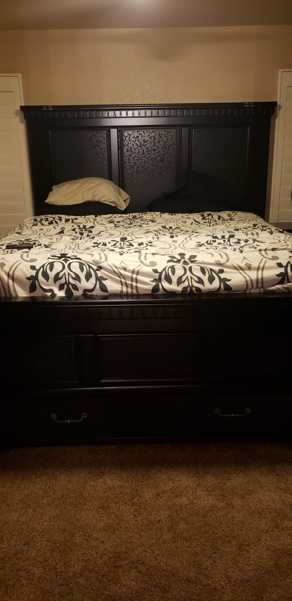 King bedroom set for Sale in Chandler, AZ - OfferUp