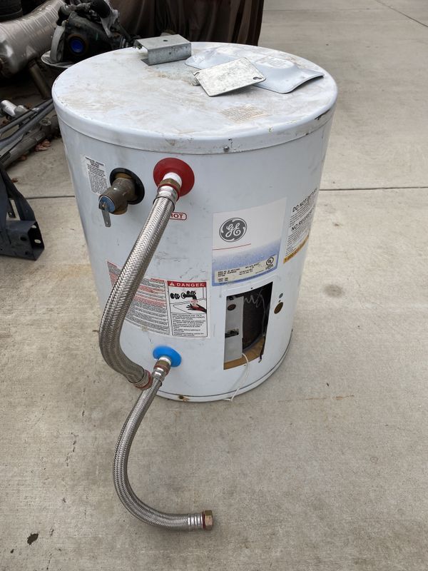 GE Electric Water Heater Model GE20P06SAG for Sale in Los Angeles, CA