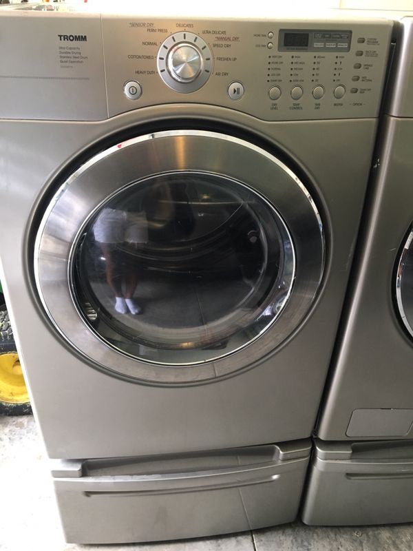 LG ELECTRIC TROMM WASHER & DRYER with Pedestals for Sale in Zephyrhills