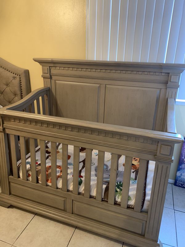 Kingsley Kingsley 4in1 Convertible Crib in Driftwood for