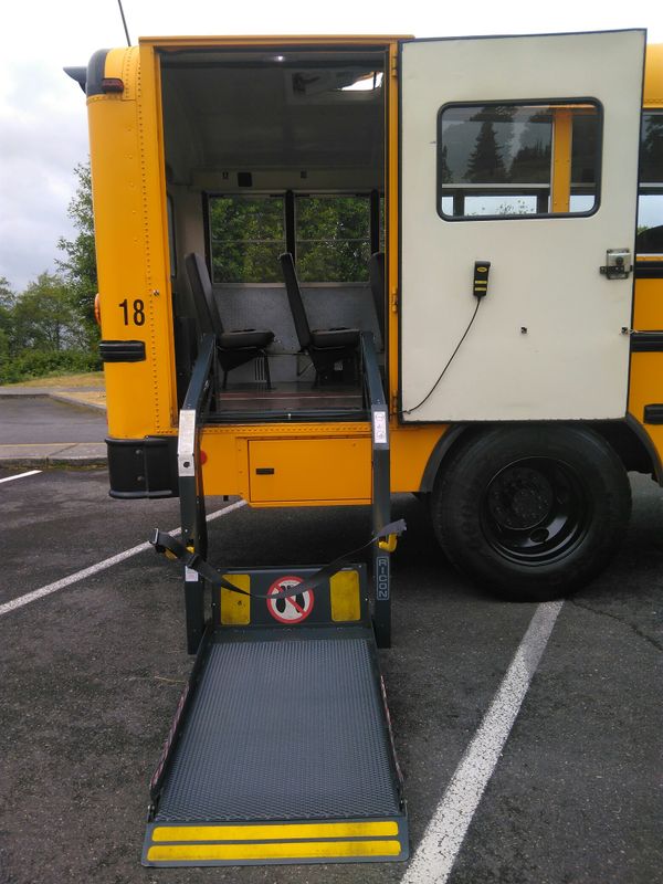 '05 International CE200 School Bus With Wheelchair lift for Sale in