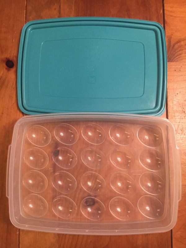 Rubbermaid deviled egg storage container for Sale in Auburn, WA OfferUp