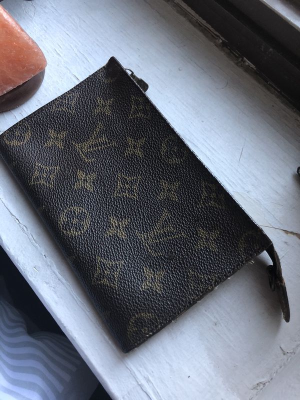 Vintage Louis Vuitton Small Toiletry Pouchette for Sale in Hartford, CT - OfferUp