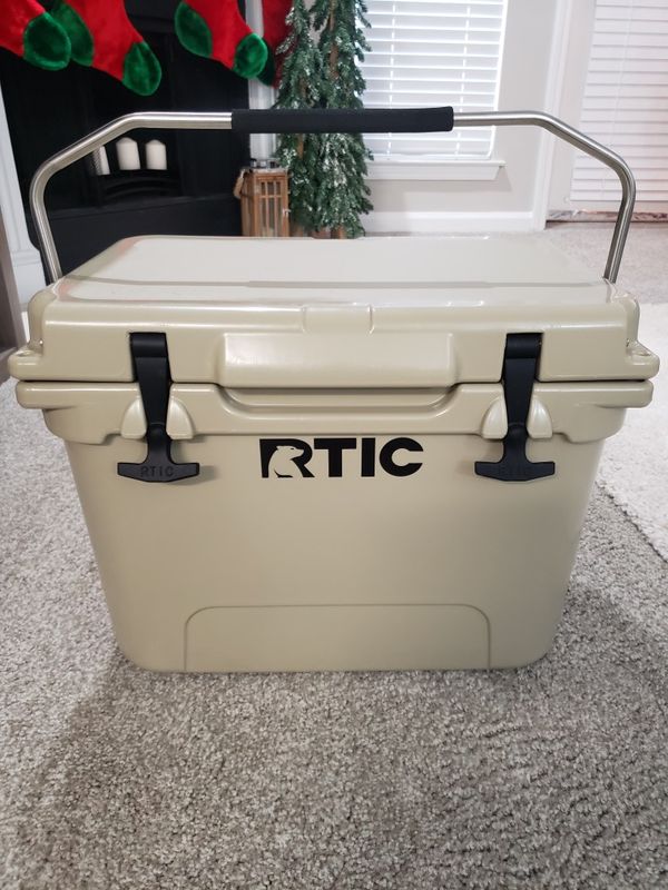 RTIC Cooler (Tan) 20 Qt RT20T for Sale in Stonecrest, GA OfferUp