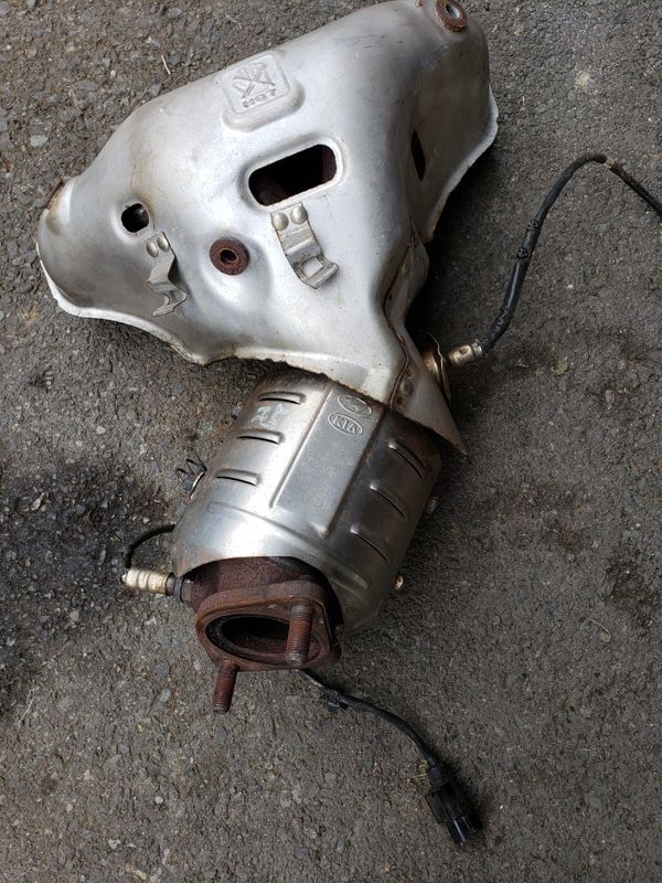 Hyundai sonata catalytic converter for Sale in Lynnwood, WA OfferUp