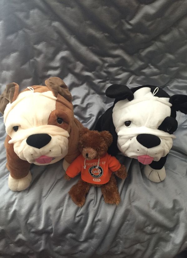 stuffed bulldogs