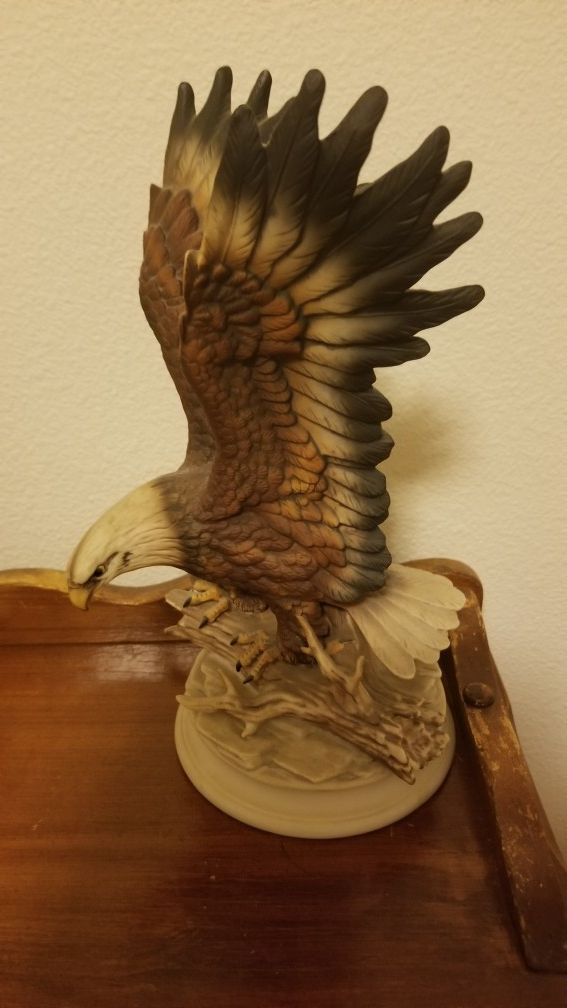 PORCELAIN BALD EAGLE FIGURINE Homco Home Interior 1986 MASTERPIECE for