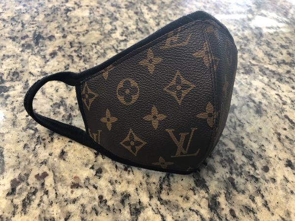 Louis Vuitton - PALM SPRINGS MINI BACKPACK - first impressions, review and  what fits/WIMB 