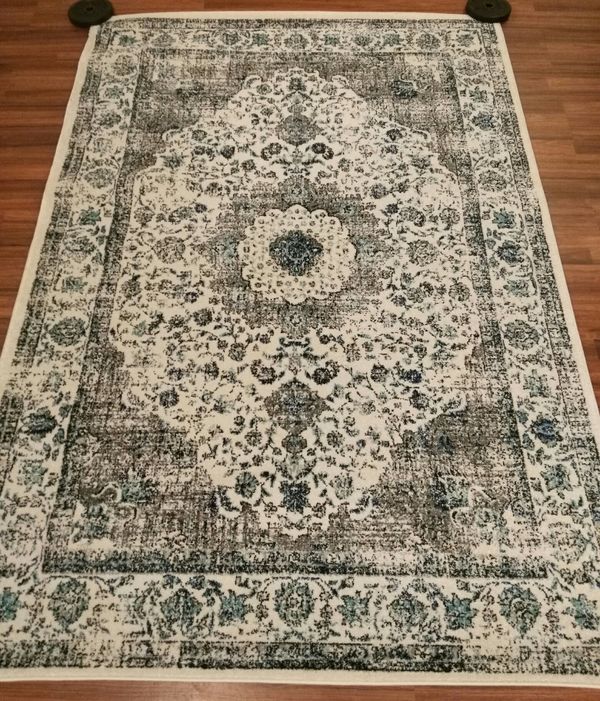 New 5 By 8 Area Rug For In Mesa Az Offerup