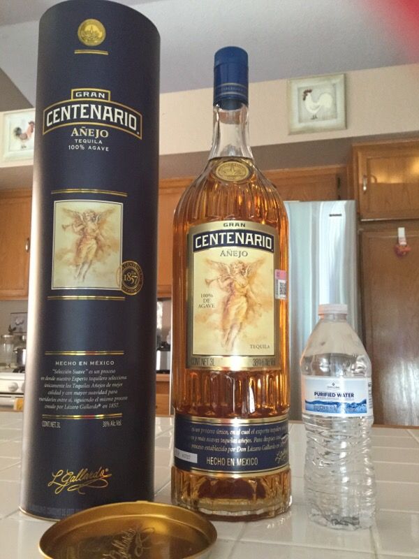 Botella de tequila gran centenario añejo de 3 litros for Sale in San