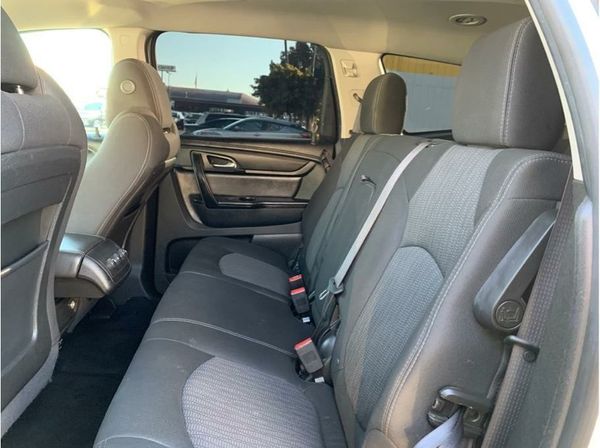 2015 Chevrolet Traverse LT - 8 Passenger Seats!! for Sale in Garden ...