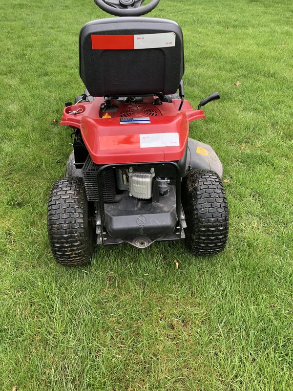 Craftsman R1000 30” Riding Lawn Mower for Sale in Geneva,