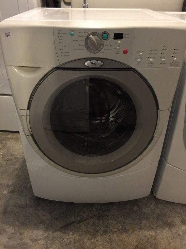Whirlpool Duet Washer Dryer +Pedestals for Sale in Lake Stevens, WA