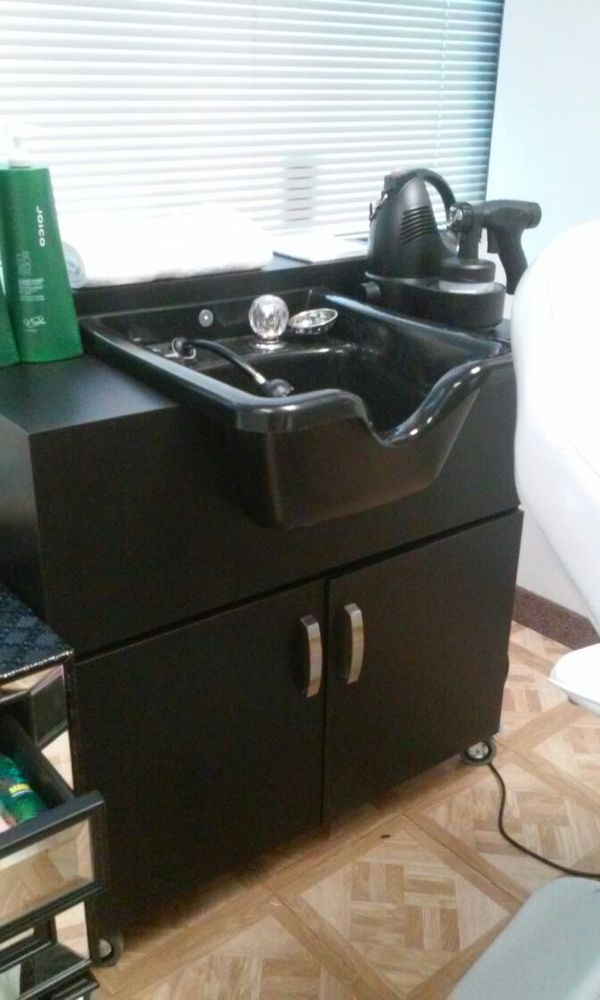 Salon shampoo sink no plumbing necessary! for Sale in Grand Prairie, TX