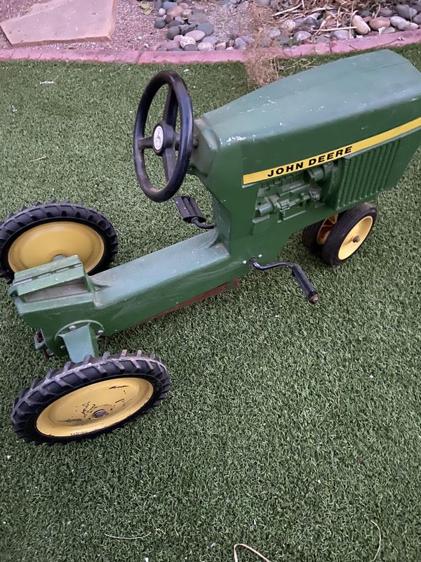 John Deere original vintage metal kids tractor for Sale in Henderson, NV - OfferUp