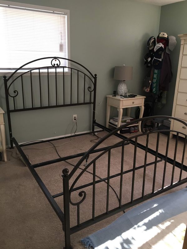Ethan Allen Queen Size Rod Iron Bed Frame for Sale in Maple Valley, WA OfferUp