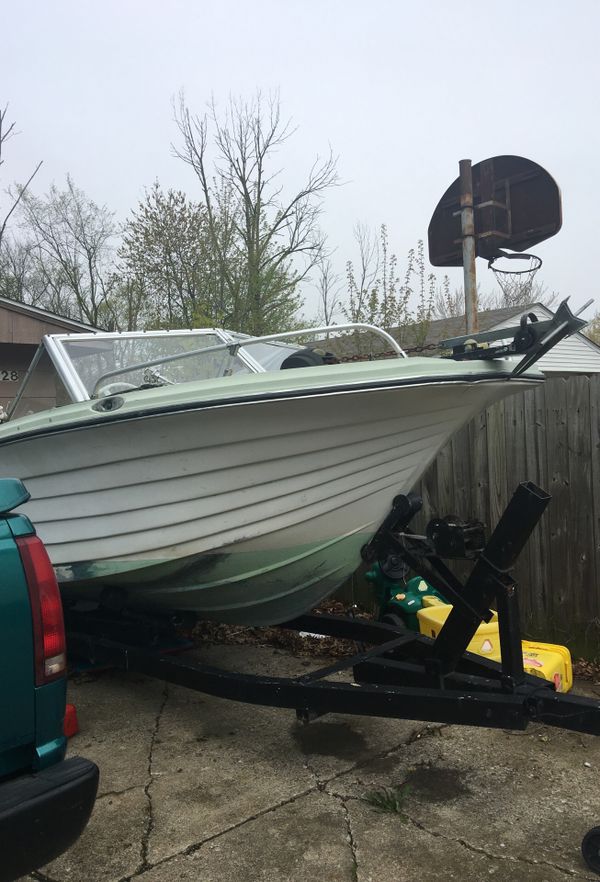 20 ft Iola molded plastics (IMC) Boat’s for Sale in Lorain, OH OfferUp