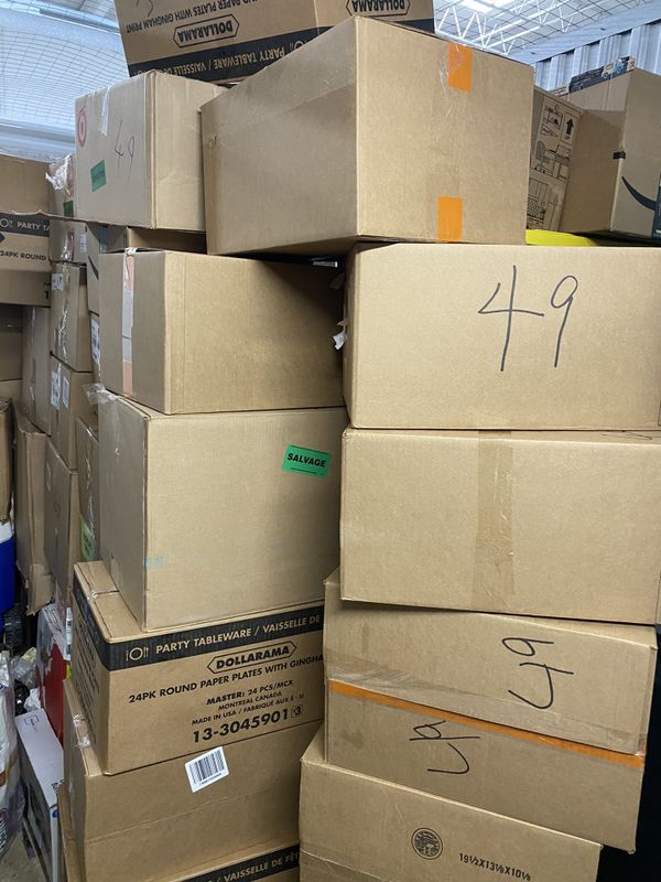 Pallet of women’s clothes from department store New for Sale in Elk