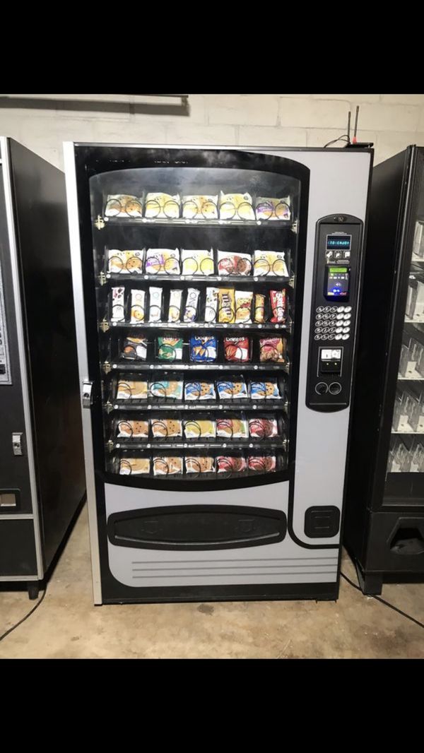 used-vending-machine-with-apple-pay-installed-works-perfect-fine