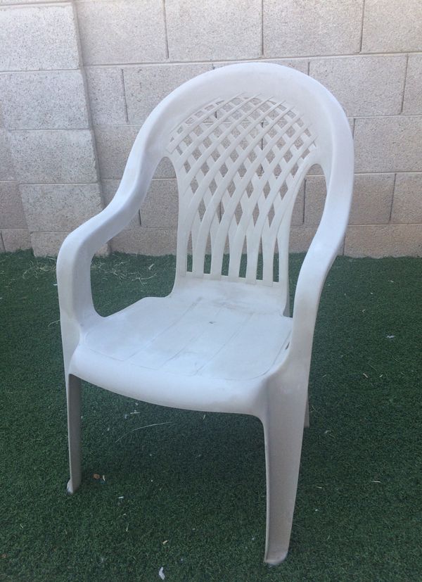 Heavy Sturdy Plastic Chairs for Sale in Phoenix, AZ - OfferUp