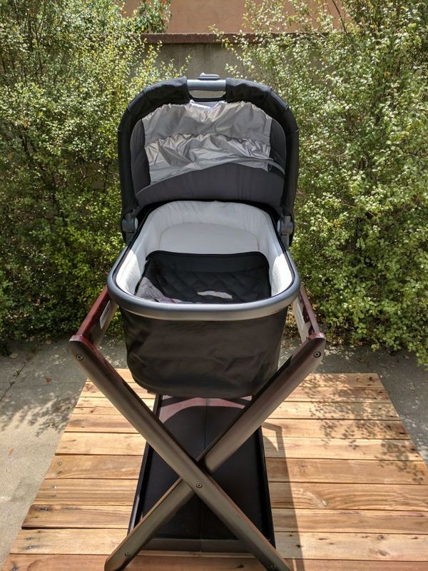 bassinet stand that fits uppababy