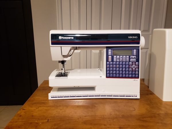 Husqvarna Viking 605 Rose Professional Sewing Machine with Sewing Table