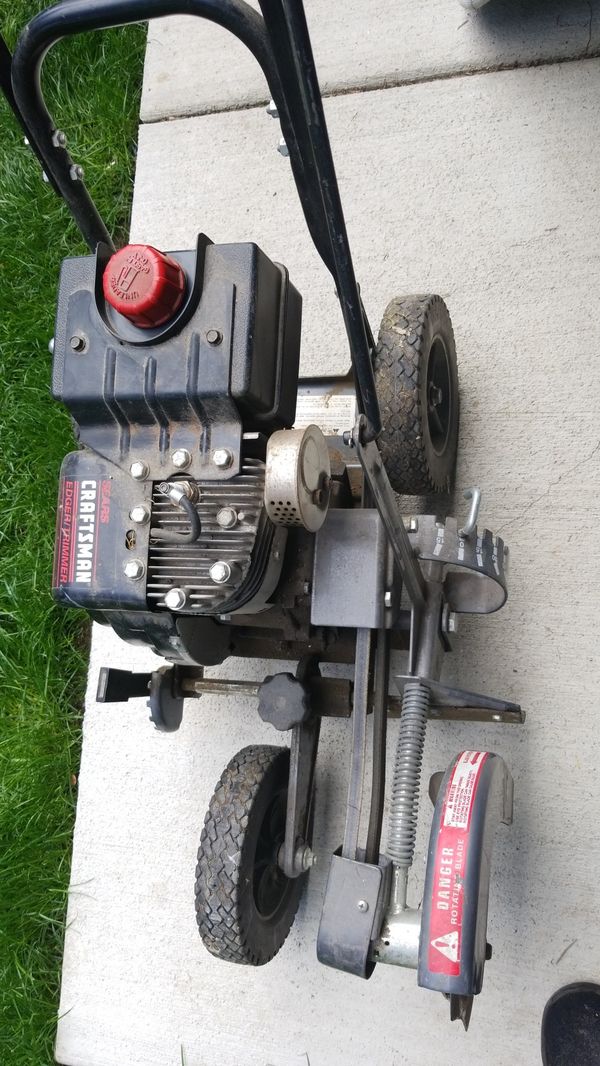 Old Craftsman edger trimmer 3,5 hp Briggs &Stratton engine for Sale in