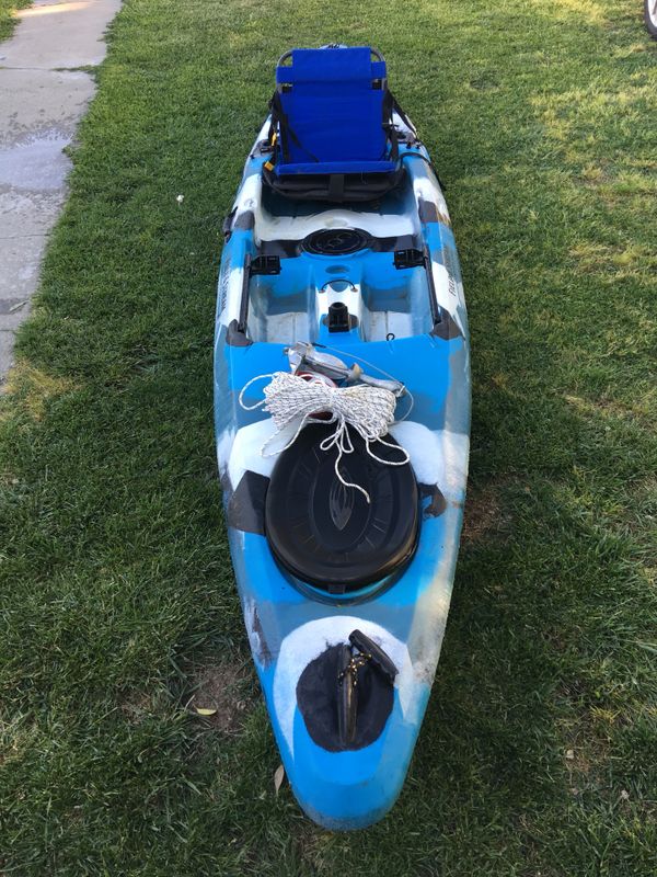 Field and stream eagle talon 120 kayak for Sale in Hanford, CA OfferUp