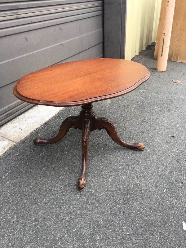 Antique Grand Rapids furniture accent /server mahogany..I can ship! for