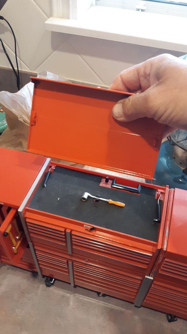 snap on toy box