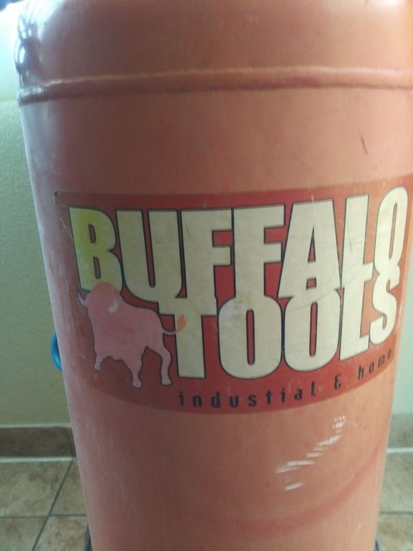 Buffalo tools 30 gallon electric air compressor for Sale in North Las