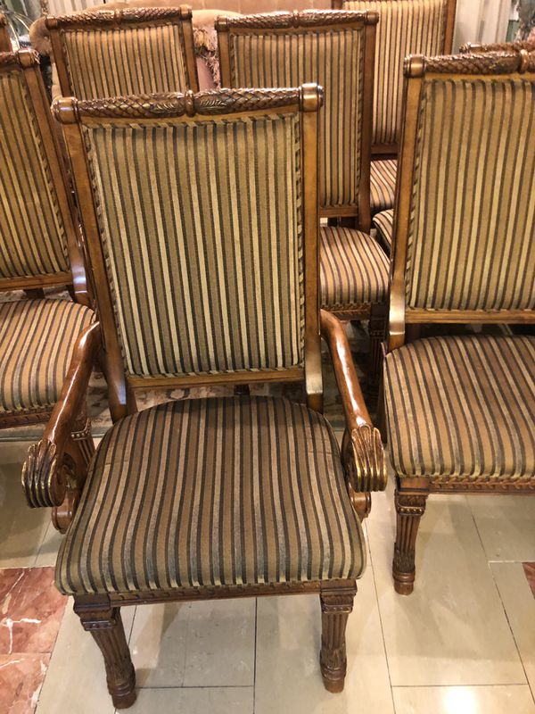 Dining Chairs real wood set of 8 (Raymour flanigan) for Sale in Staten
