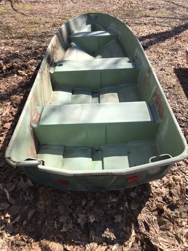 FIBERGLASS BOAT V HULL 12 FT 12FT 12 FOO for Sale in Hamden, CT OfferUp