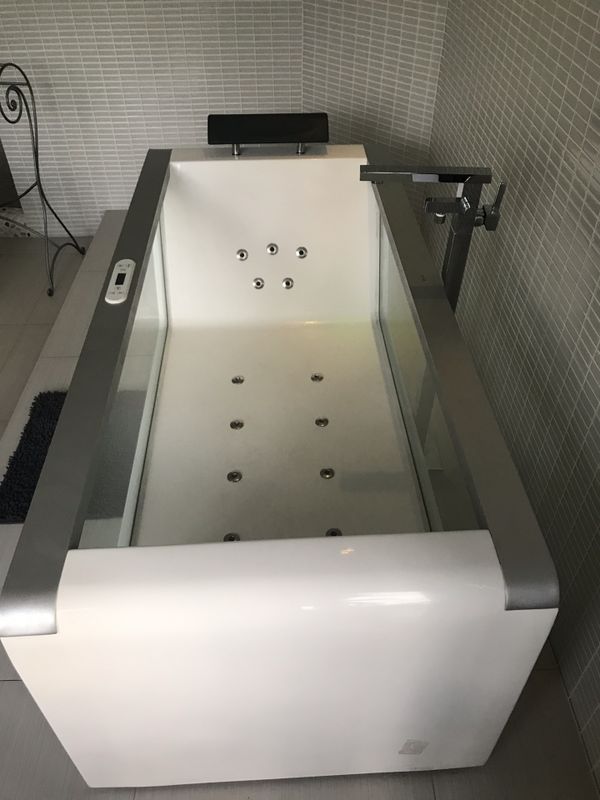 clear tub 32 wide 70 long 25 high for Sale in Fort Lauderdale