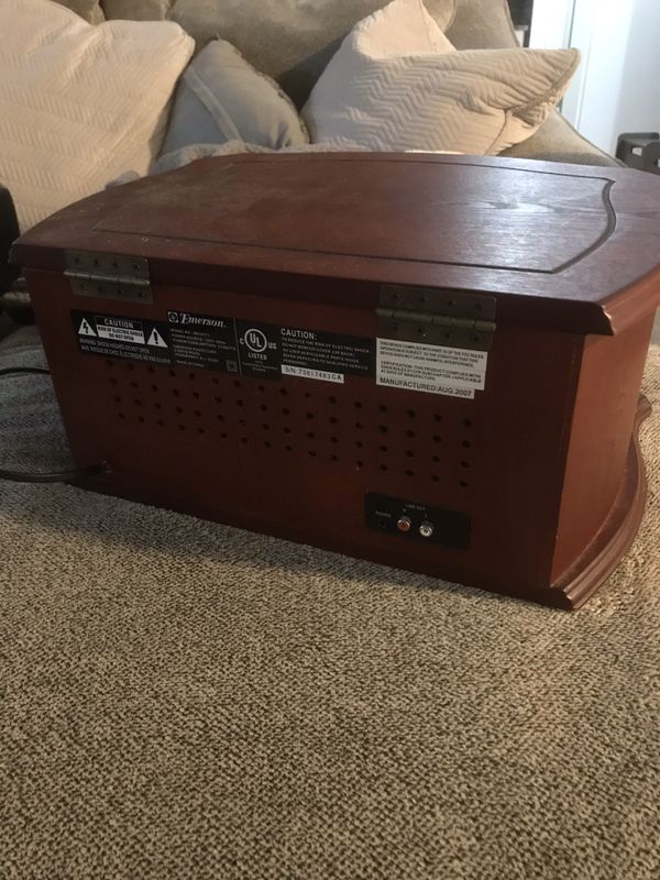 Emerson NR101TT Record Player and Radio Combo for Sale in Gig Harbor