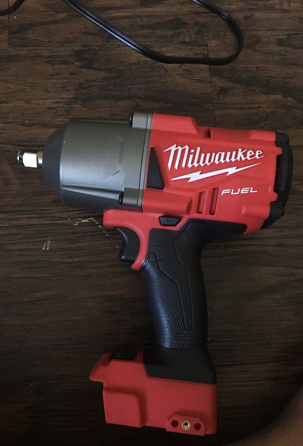 Milwaukee 276720 M18 Fuel High Torque 1/2Inch Impact Wrench with