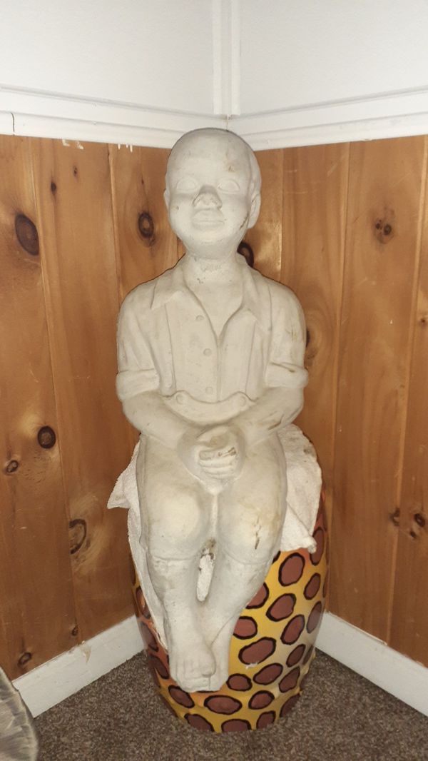 Vintage LARGE HEAVY CEMENT STATUE for Sale in McKnight, PA