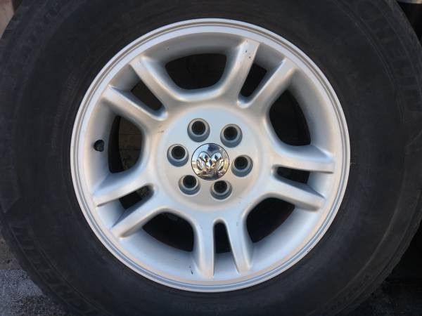 6 lug Aluminum Dodge Dakota/Durango 16 inch rims for Sale in Pico ...