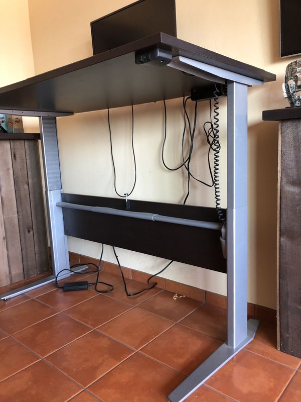 Raise/lower Computer desk for Sale in San Diego, CA OfferUp