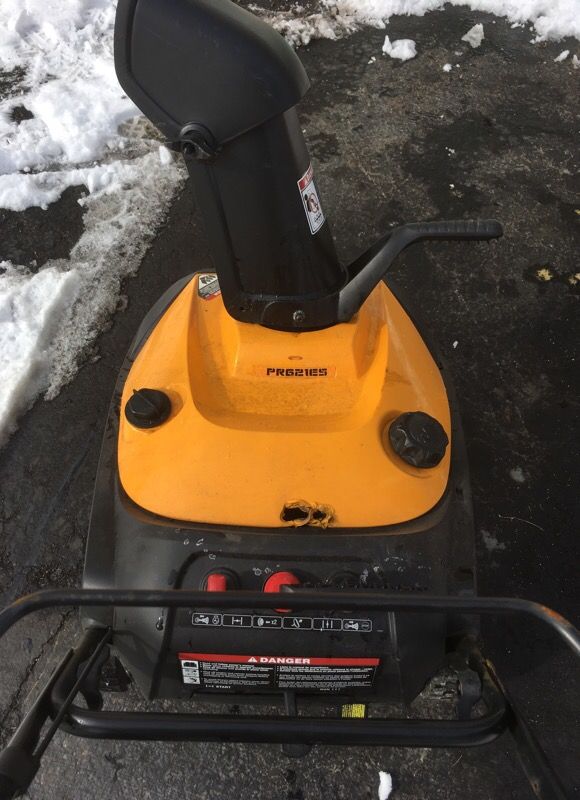 Poulan pro snow blower for Sale in Woodridge, IL - OfferUp