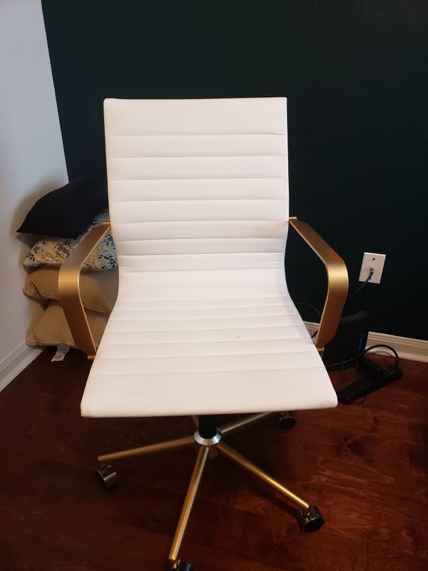 White office chair with gold hardware for Sale in Jarrell