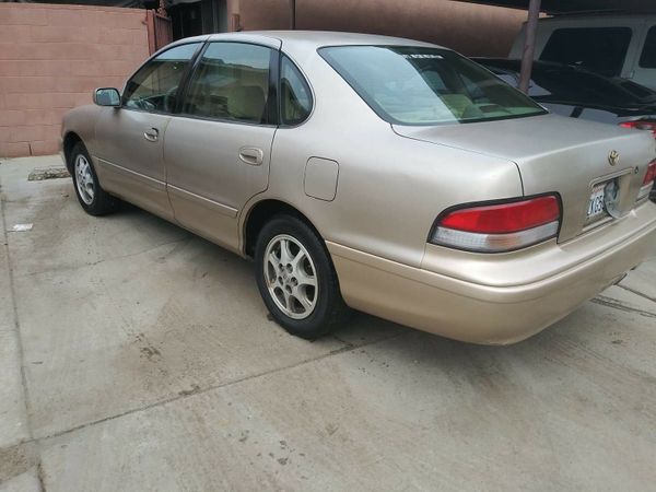 98 Toyota Avalon for Sale in Bakersfield, CA - OfferUp